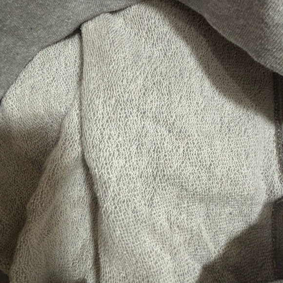 3 for$25 Levi’s women logo hoodie - Picture 4 of 5